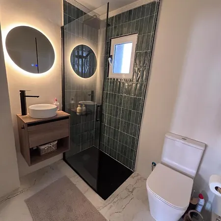 Renovated In The Heart Of Apartman *