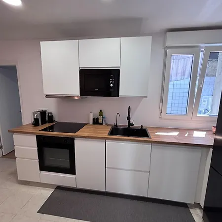 Renovated In The Heart Of Apartman Mieres